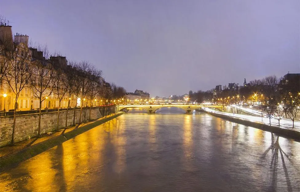 شقة Appartement Renove Parisien En Plein Coeur De L'Ile Saint-Louis Juste En Face De Notre-Dame !